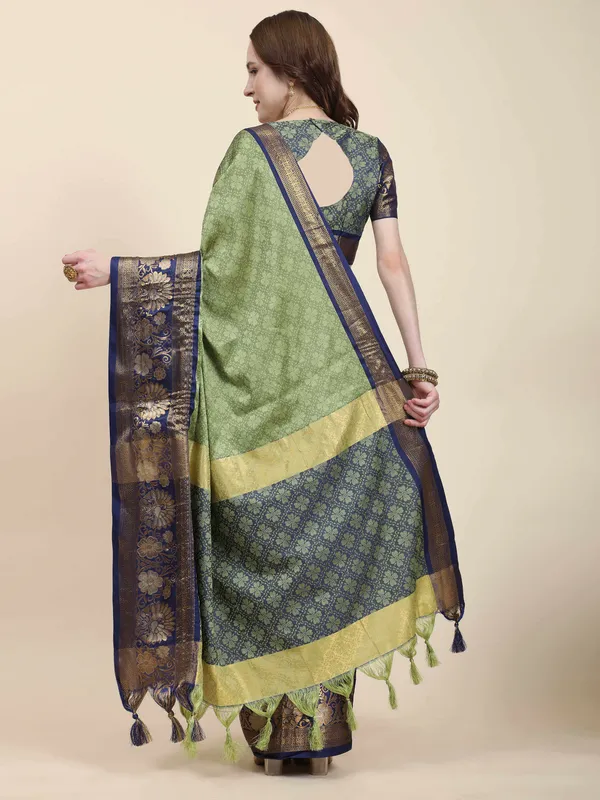 Mehandi_Blue_Soft_Silk_With_Attractive_Contrast_Dual_Tone_Jari_Border_Saree