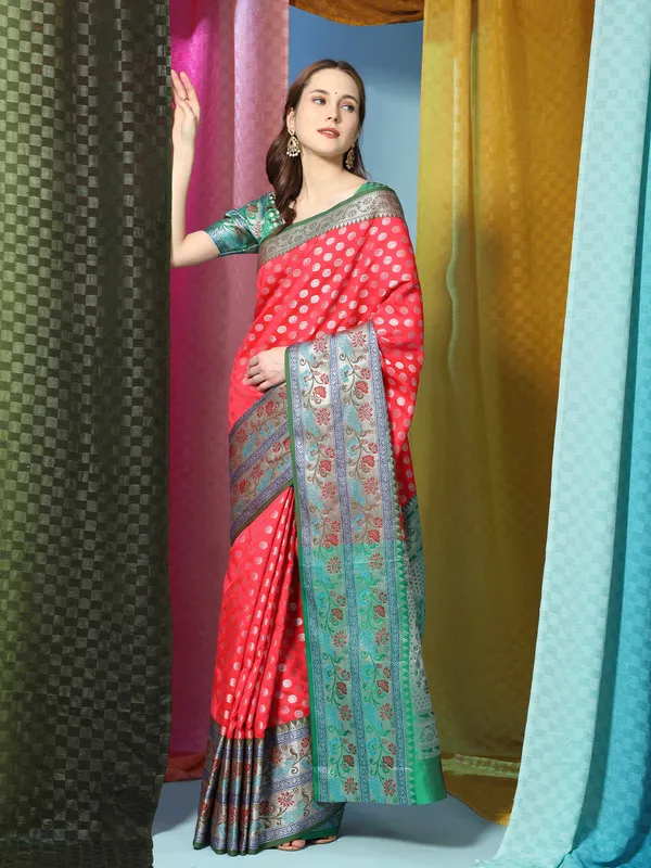 Peach_Green_Pure_Handloom_Kanchipuram_Silk_With_Antique_Real_Silver_Zari_Weaving_Saree