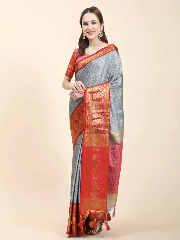 Grey_Red_Soft_Silk_With_Attractive_Contrast_Dual_Tone_Jari_Border_Saree