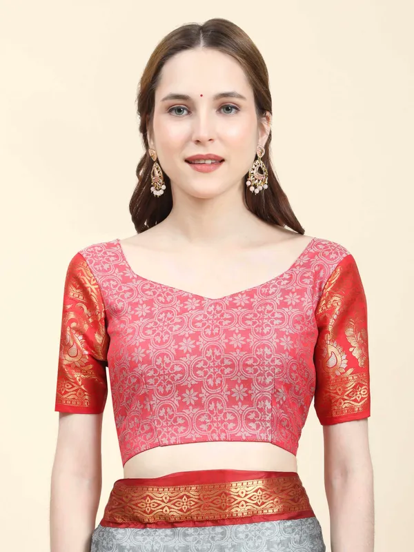 Grey_Red_Soft_Silk_With_Attractive_Contrast_Dual_Tone_Jari_Border_Saree