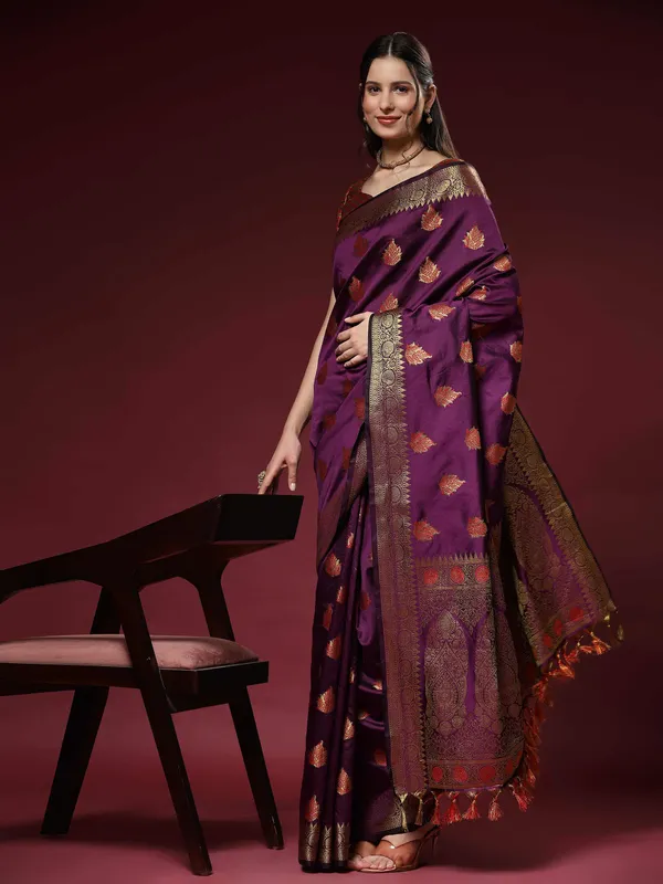Purple_Beautiful_Gold_Zari_Weaving_Jacquard_Border_And_Mina_Butta_Tassle_Saree