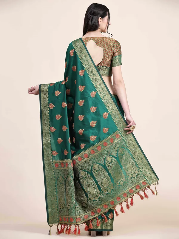 Green_Beautiful_Gold_Zari_Weaving_Jacquard_Border_And_Mina_Butta_Tassle_Saree
