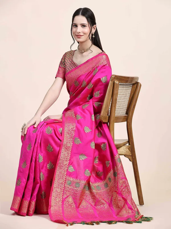 Pink_Beautiful_Gold_Zari_Weaving_Jacquard_Border_And_Mina_Butta_Tassle_Saree