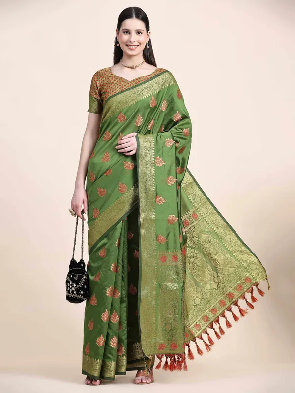 Mehandi_Green_Beautiful_Gold_Zari_Weaving_Jacquard_Border_And_Mina_Butta_Tassle_Saree