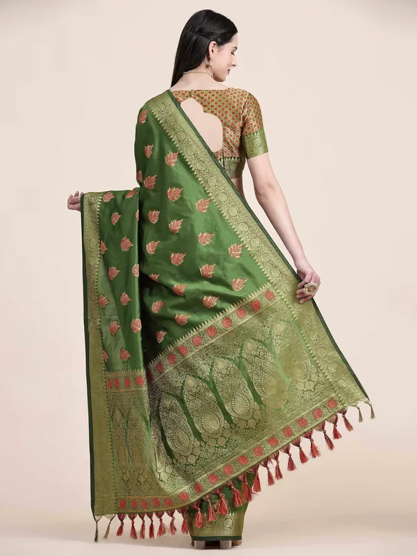Mehandi_Green_Beautiful_Gold_Zari_Weaving_Jacquard_Border_And_Mina_Butta_Tassle_Saree