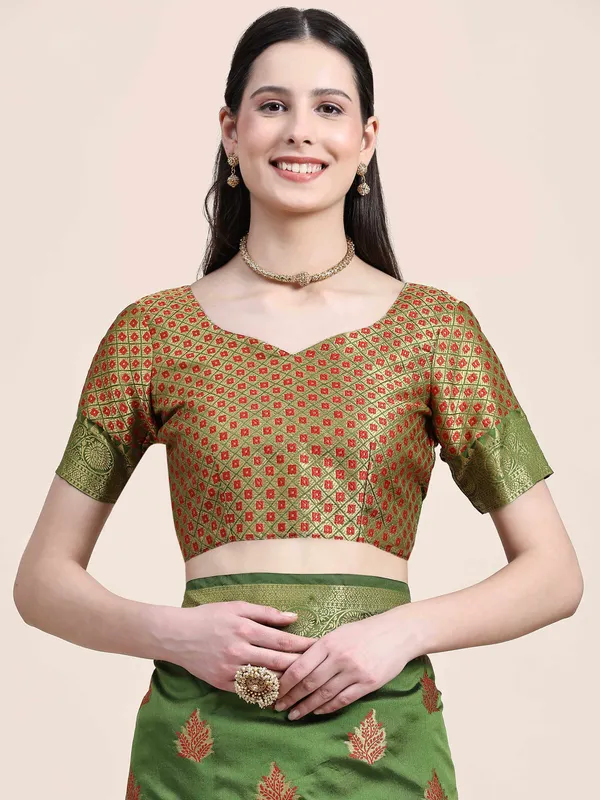 Mehandi_Green_Beautiful_Gold_Zari_Weaving_Jacquard_Border_And_Mina_Butta_Tassle_Saree