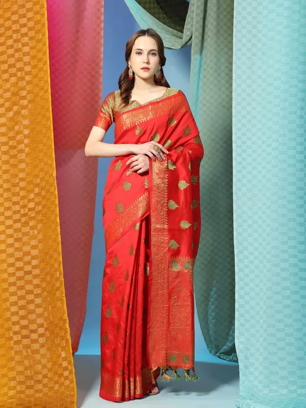 Red_Beautiful_Gold_Zari_Weaving_Jacquard_Border_And_Mina_Butta_Tassle_Saree