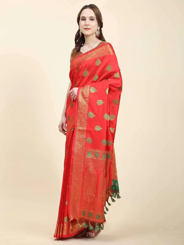 Red_Beautiful_Gold_Zari_Weaving_Jacquard_Border_And_Mina_Butta_Tassle_Saree