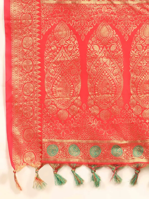 Red_Beautiful_Gold_Zari_Weaving_Jacquard_Border_And_Mina_Butta_Tassle_Saree