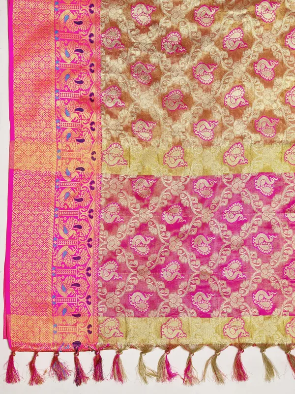 Peach_Pure_Organza_Silk_With_Zari_Pallu_And_Rich_Zari_Wooven_Border_With_Weaving_Design_Tassle_Saree
