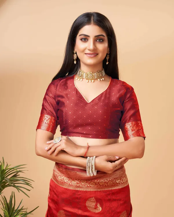 Red_Beautiful_Rich_Pallu_&_Jacquard_Self_Weaving_Work_Saree