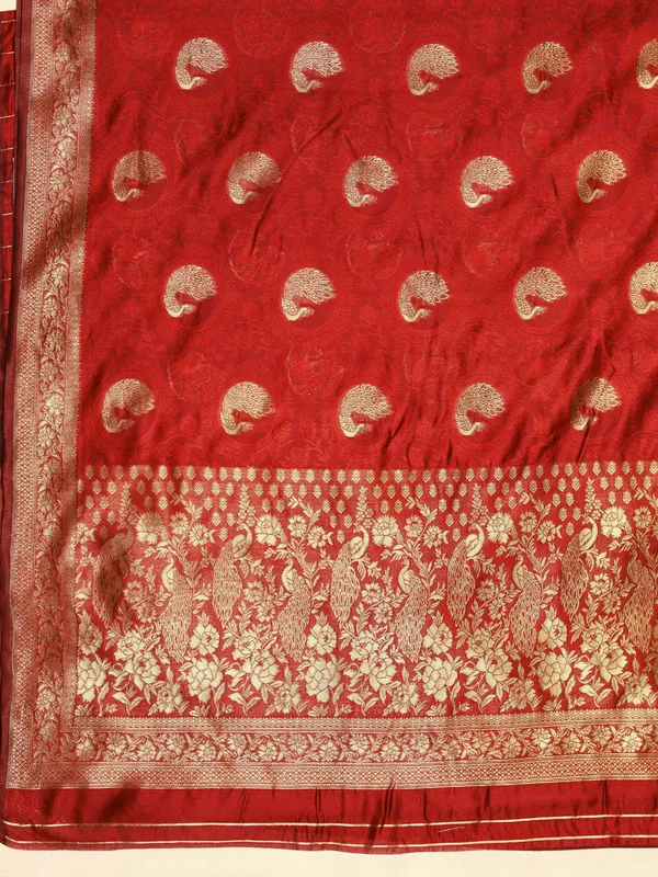 Red_Beautiful_Rich_Pallu_&_Jacquard_Self_Weaving_Work_Saree