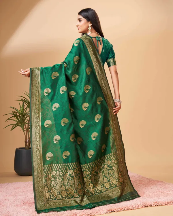 Green_Beautiful_Rich_Pallu_&_Jacquard_Self_Weaving_Work_Saree