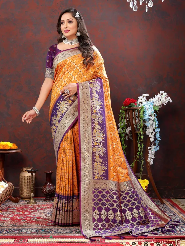 Mustard_(Gold_)_Soft_Patola_Silk_With_Meenakari_Weaving_Motifs_And_Rich_Zari_Weaving_Pallu_Saree