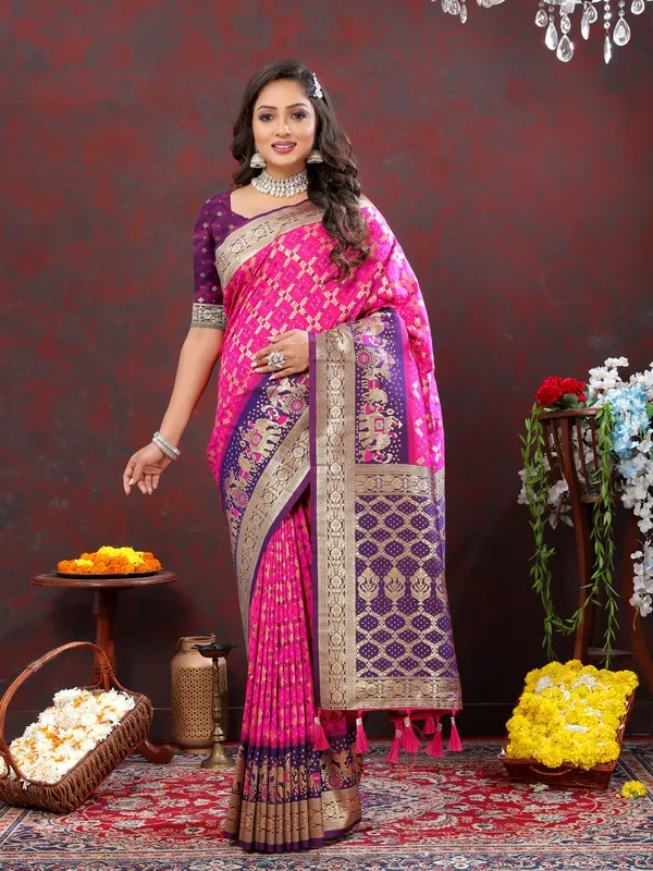 Pink_Soft_Patola_Silk_With_Meenakari_Weaving_Motifs_And_Rich_Zari_Weaving_Pallu_Saree