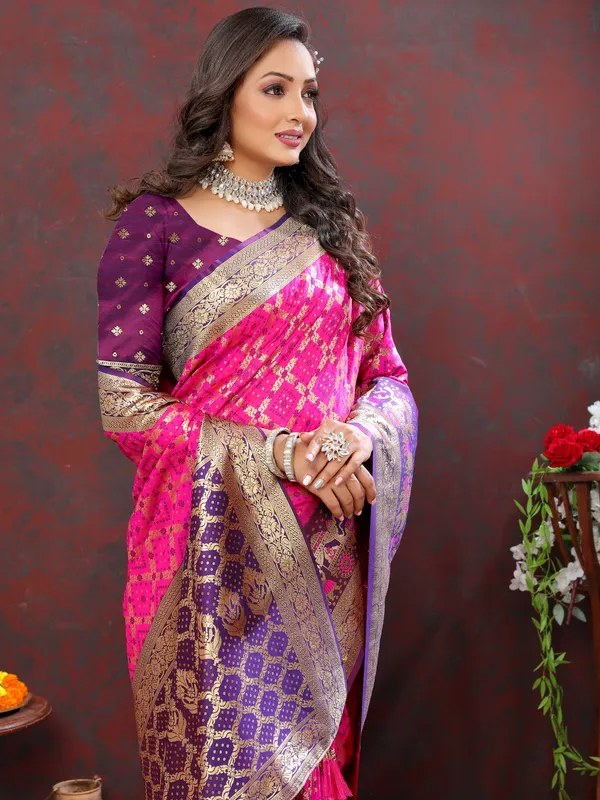 Pink_Soft_Patola_Silk_With_Meenakari_Weaving_Motifs_And_Rich_Zari_Weaving_Pallu_Saree