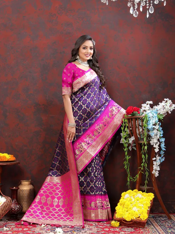 Navy_Blue_Soft_Patola_Silk_With_Meenakari_Weaving_Motifs_And_Rich_Zari_Weaving_Pallu_Saree