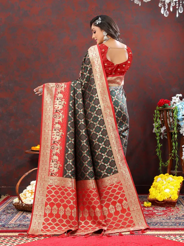 Black_Soft_Patola_Silk_With_Meenakari_Weaving_Motifs_And_Rich_Zari_Weaving_Pallu_Saree