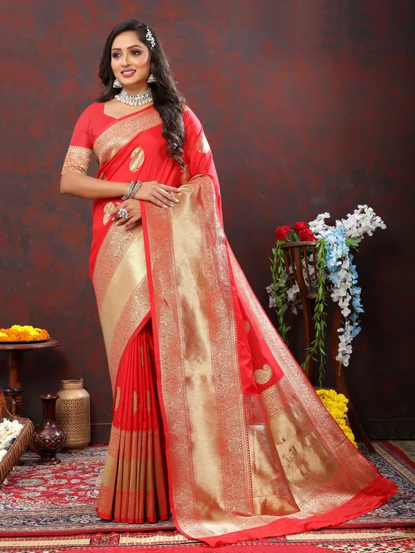 Red_Soft_Silk_With_Zari_Weaving_Design_And_Rich_Zari_Weaving_Pallu_Border_Saree