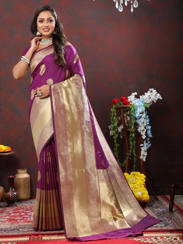 Wine_Soft_Silk_Saree_With_Zari_Weaving_Design