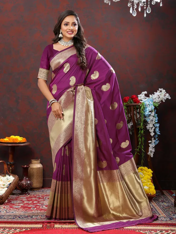 Wine_Soft_Silk_Saree_With_Zari_Weaving_Design