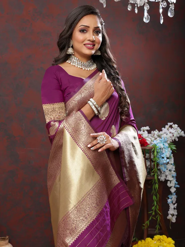 Wine_Soft_Silk_Saree_With_Zari_Weaving_Design