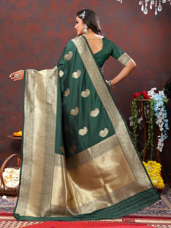 Olive_Green_Soft_Silk_With_Zari_Weaving_Design_And_Rich_Zari_Weaving_Pallu_Border_Saree