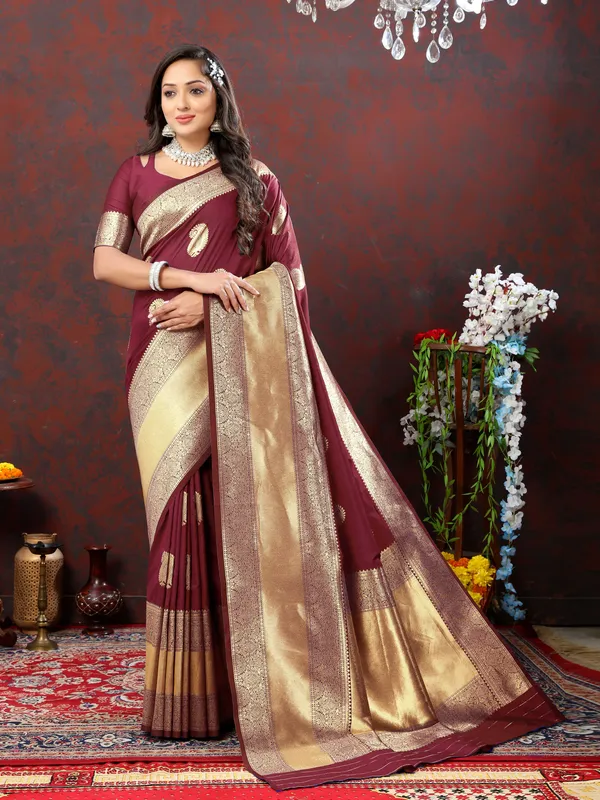 Maroon_Soft_Silk_With_Zari_Weaving_Design_And_Rich_Zari_Weaving_Pallu_Border_Saree