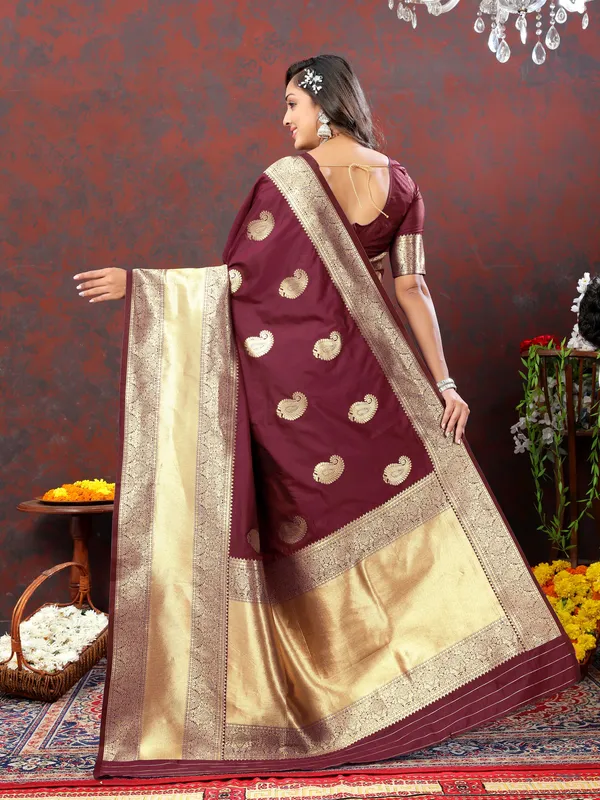 Maroon_Soft_Silk_With_Zari_Weaving_Design_And_Rich_Zari_Weaving_Pallu_Border_Saree