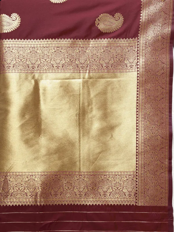 Maroon_Soft_Silk_With_Zari_Weaving_Design_And_Rich_Zari_Weaving_Pallu_Border_Saree