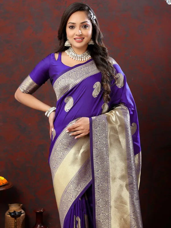 Purple_Soft_Silk_With_Zari_Weaving_Design_And_Rich_Zari_Weaving_Pallu_Border_Saree