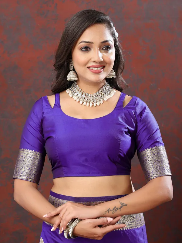 Purple_Soft_Silk_With_Zari_Weaving_Design_And_Rich_Zari_Weaving_Pallu_Border_Saree
