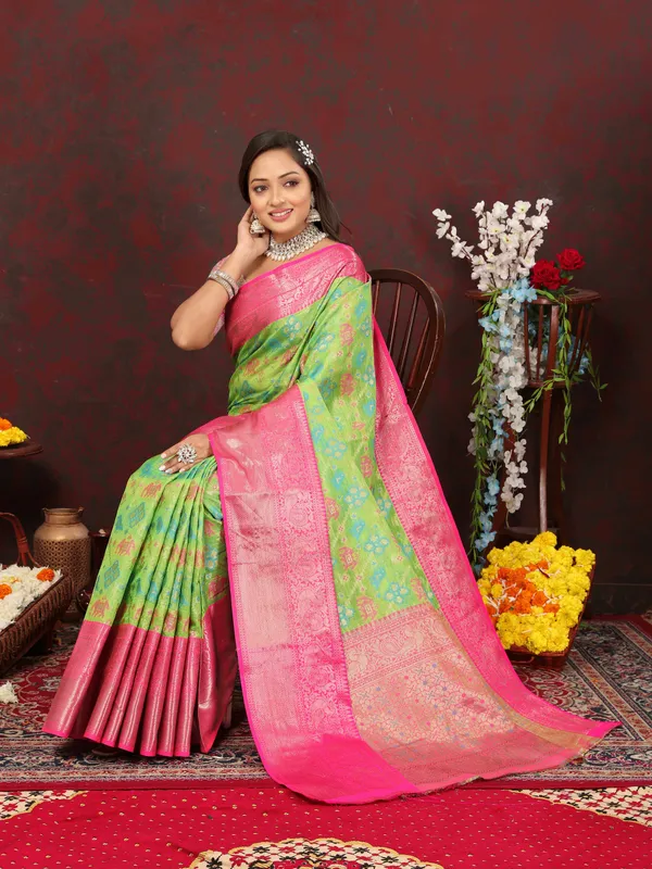 Pista_Green_Soft_Cotton_With_Meenakari_Weaving_Design_Border_Saree