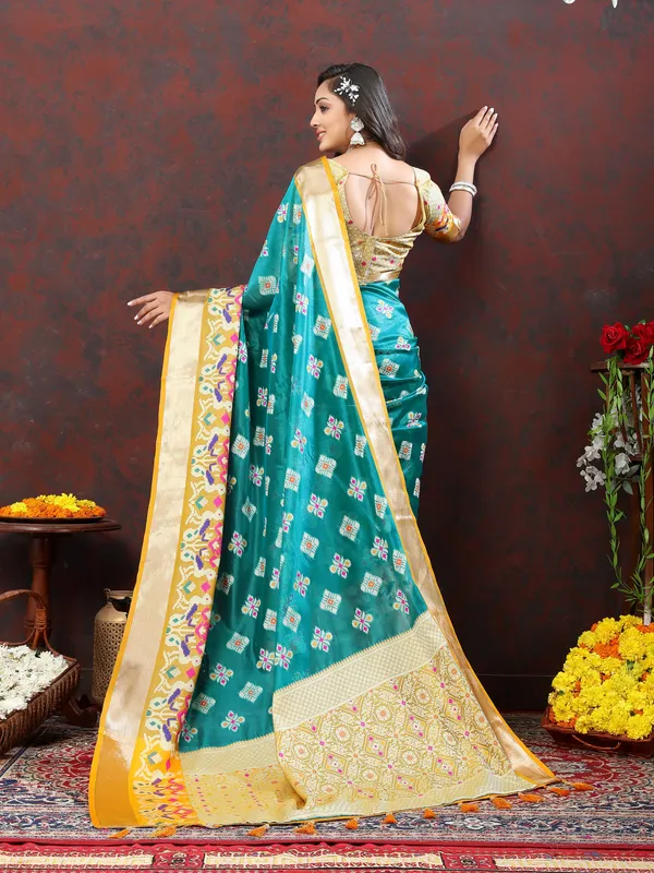 Sky_Blue_Soft_Organza_Silk_With_Meenakari_Weaving_Design_And_Rich_Zari_Weaving_Pallu_Saree