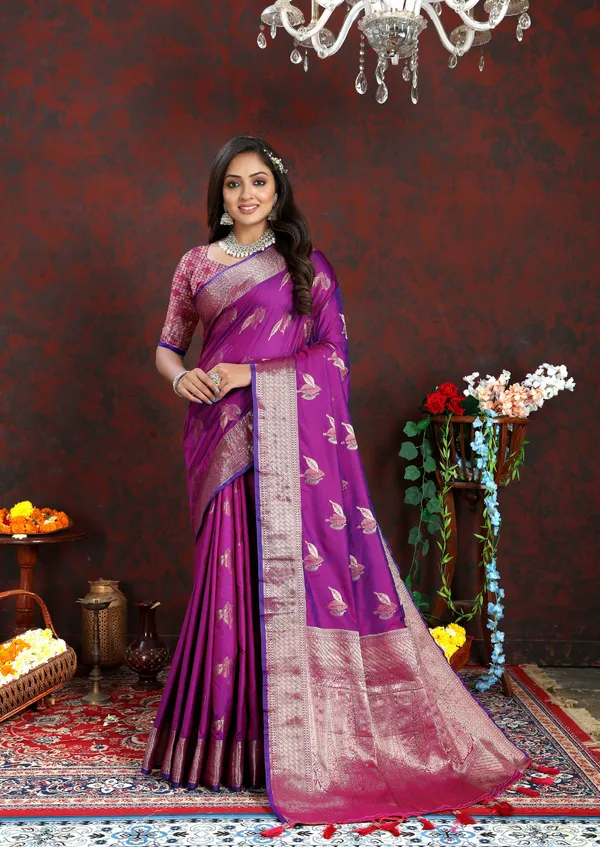 Majanta_Soft_Silk_With_Zari_Weaving_Design_And_Rich_Zari_Weaving_Pallu_Border_Saree