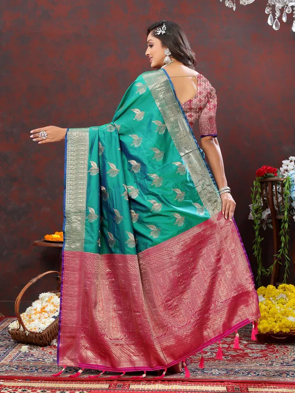 Green_Soft_Silk_With_Zari_Weaving_Design_And_Rich_Zari_Weaving_Pallu_Border_Saree