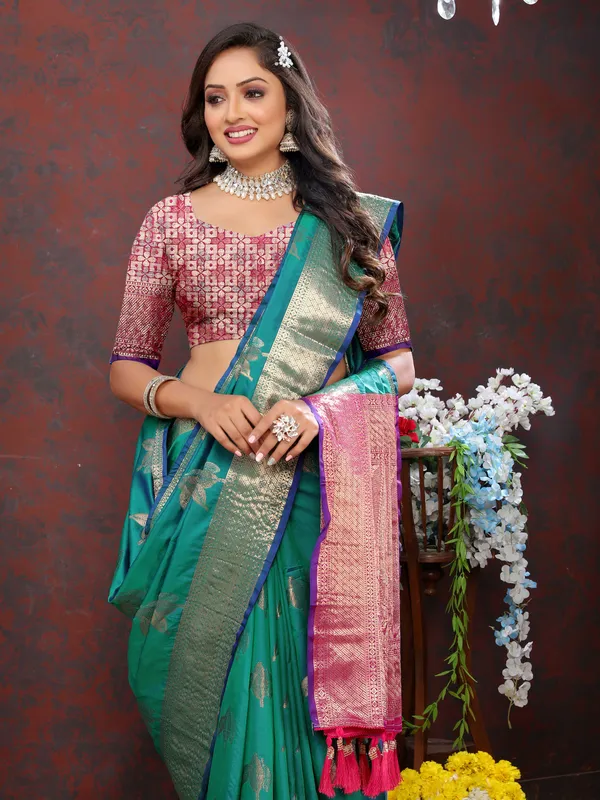 Green_Soft_Silk_With_Zari_Weaving_Design_And_Rich_Zari_Weaving_Pallu_Border_Saree
