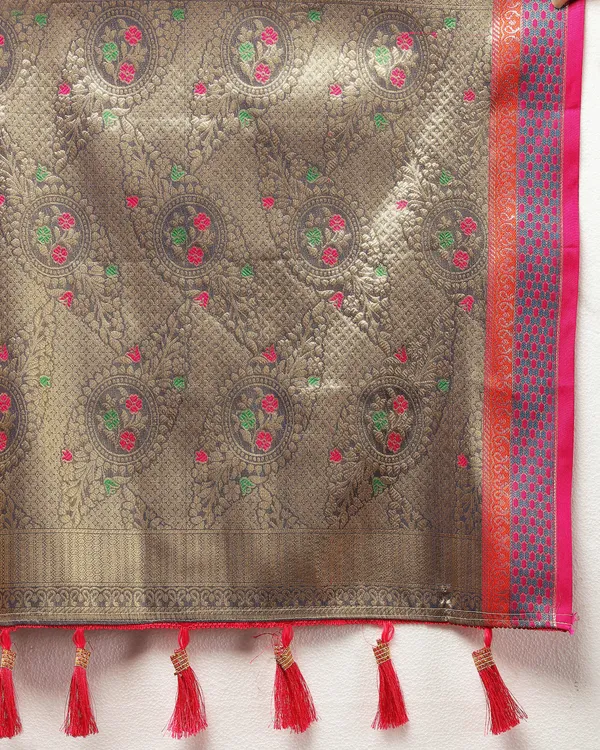 Pink_Soft_Kanjivaram_Silk_With_Zari_Weaving_Design_And_Rich_Zari_Weaving_Pallu_Border_Saree