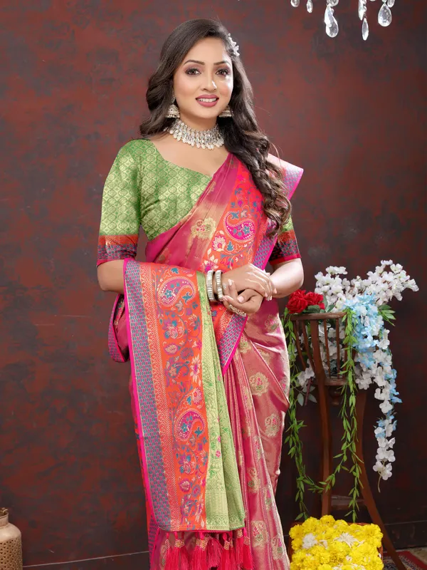 Peach_Soft_Kanjivaram_Silk_With_Zari_Weaving_Design_And_Rich_Zari_Weaving_Pallu_Border_Saree