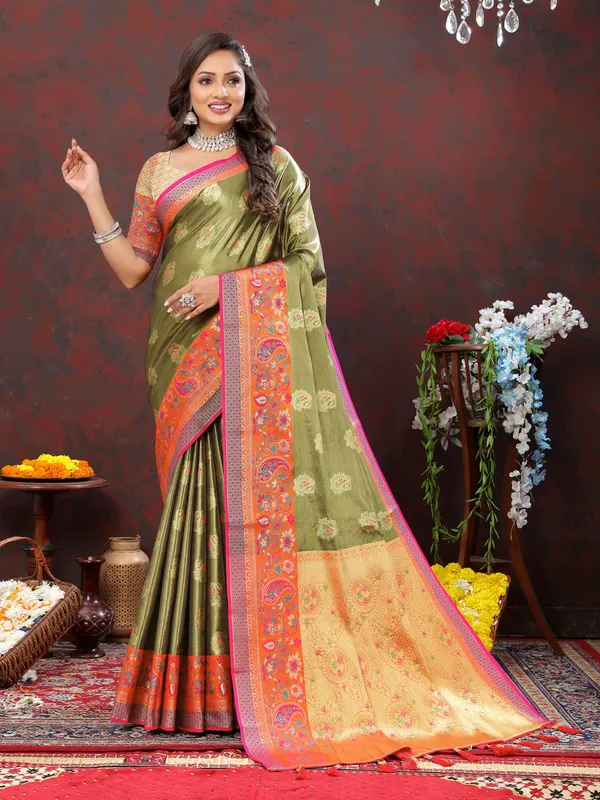 Olive_Green_Soft_Kanjivaram_Silk_With_Zari_Weaving_Design_And_Rich_Zari_Weaving_Pallu_Border_Saree