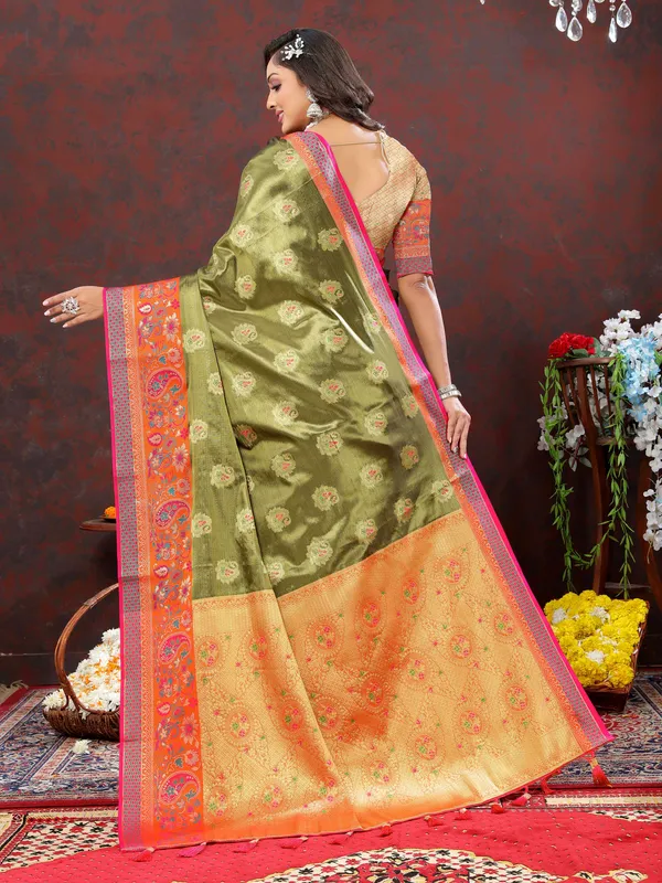 Olive_Green_Soft_Kanjivaram_Silk_With_Zari_Weaving_Design_And_Rich_Zari_Weaving_Pallu_Border_Saree