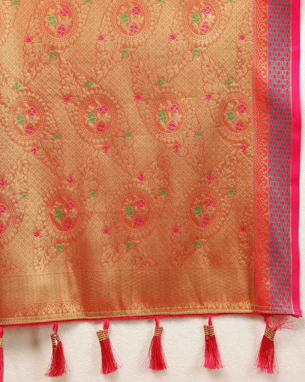 Olive_Green_Soft_Kanjivaram_Silk_With_Zari_Weaving_Design_And_Rich_Zari_Weaving_Pallu_Border_Saree