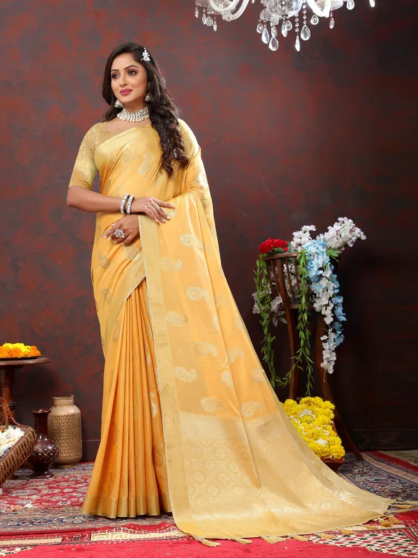 Yellow_Soft_Cotton_With_Zari_Weaving_Design_And_Rich_Zari_Weaving_Pallu_Saree