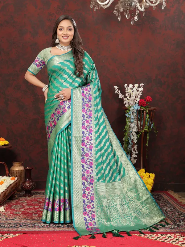Rama_Soft_Silk_With_Gold_Zari_Weaving_Lehriya_Design_And_Rich_Zari_Weaving_Pallu_Weaving_Border_Saree