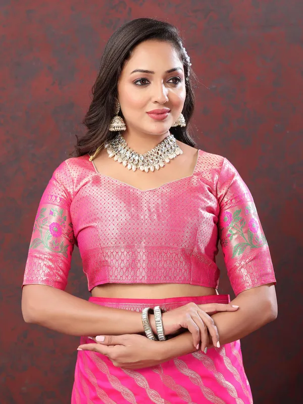 Pink_Soft_Silk_With_Gold_Zari_Weaving_Lehriya_Design_And_Rich_Zari_Weaving_Pallu_Weaving_Border_Saree