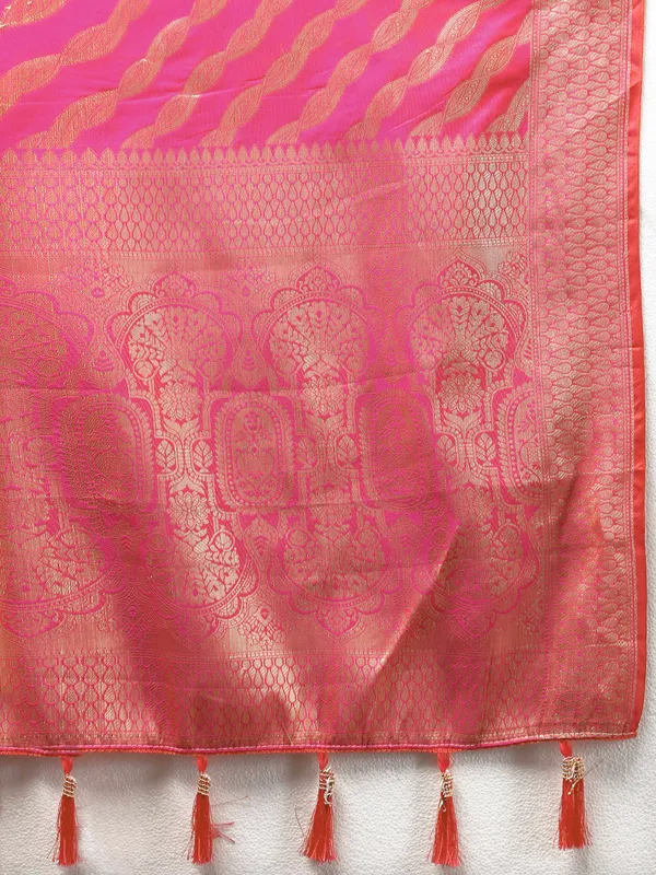Pink_Soft_Silk_With_Gold_Zari_Weaving_Lehriya_Design_And_Rich_Zari_Weaving_Pallu_Weaving_Border_Saree