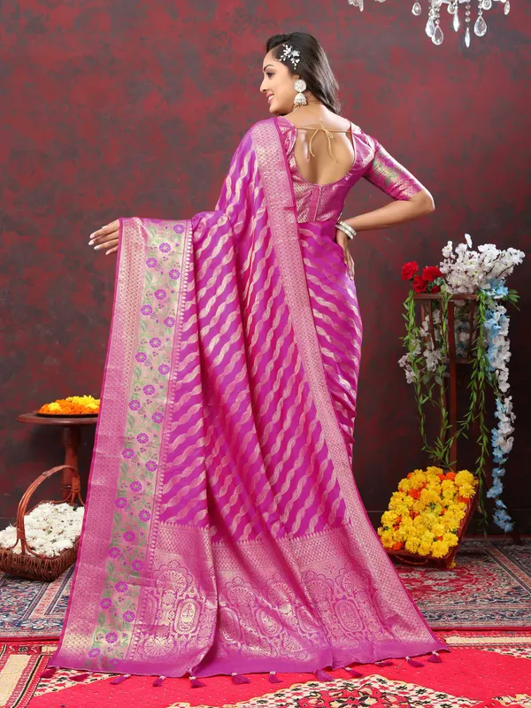 Purple_Soft_Silk_With_Gold_Zari_Weaving_Lehriya_Design_And_Rich_Zari_Weaving_Pallu_Weaving_Border_Saree