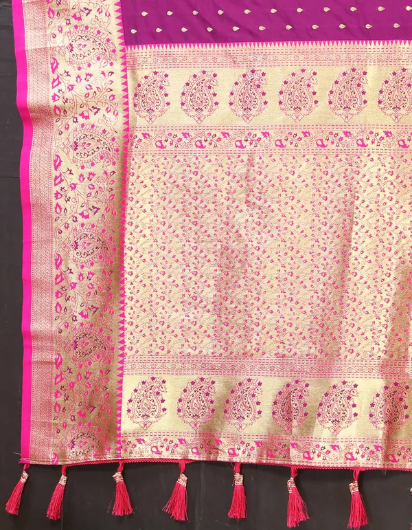 Majenta_Soft_Silk_With_Zari_Weaving_Design_And_Rich_Zari_Weaving_Pallu_Saree