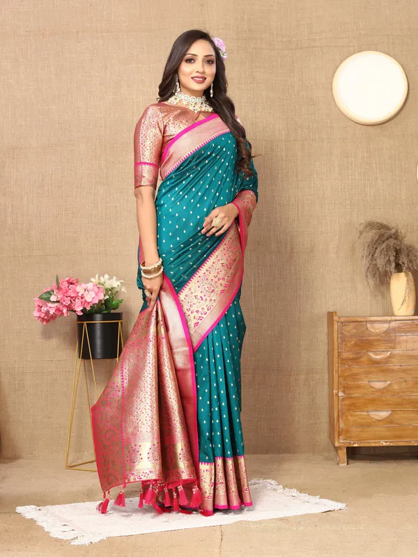 Peacoke_Blue_Soft_Silk_With_Zari_Weaving_Design_And_Rich_Zari_Weaving_Pallu_Saree