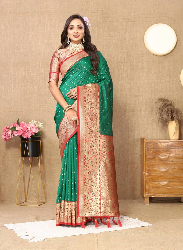 Green_Soft_Silk_With_Zari_Weaving_Design_And_Rich_Zari_Weaving_Pallu_Contrast_Border_Saree